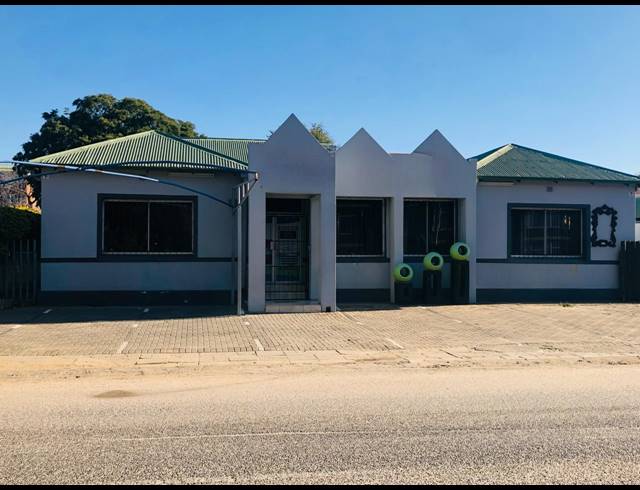 371M² BUSINESS FOR SALE IN RUSTENBURG CENTRAL